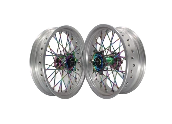 17 pouces en alliage d'aluminium 7S-T6 Roues de moto Couleurs personnalisables
